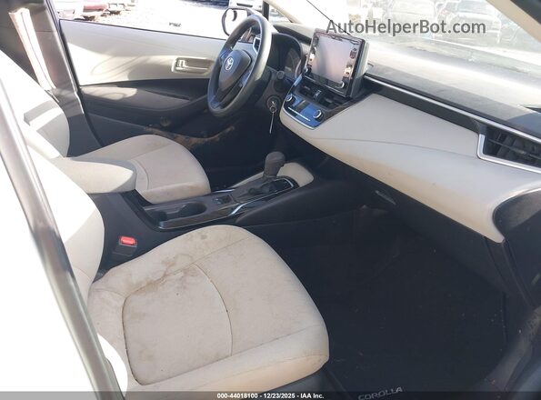 5YFEPMAE0NP381123 2022 TOYOTA LL Белый Вид салона спереди