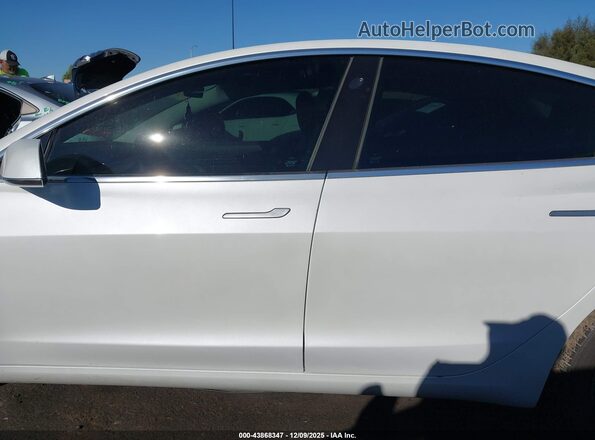 5YJ3E1EA2KF424757 2019 TESLA MODEL 3 White Vista interior de 360 grados