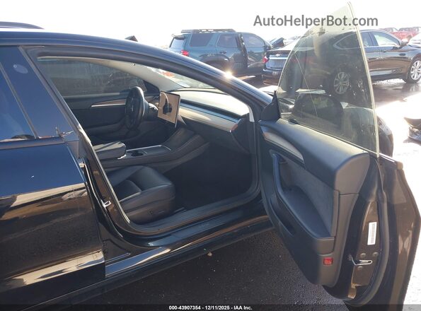 5YJ3E1EA6NF371663 2022 TESLA MODEL 3 Black Front interior view