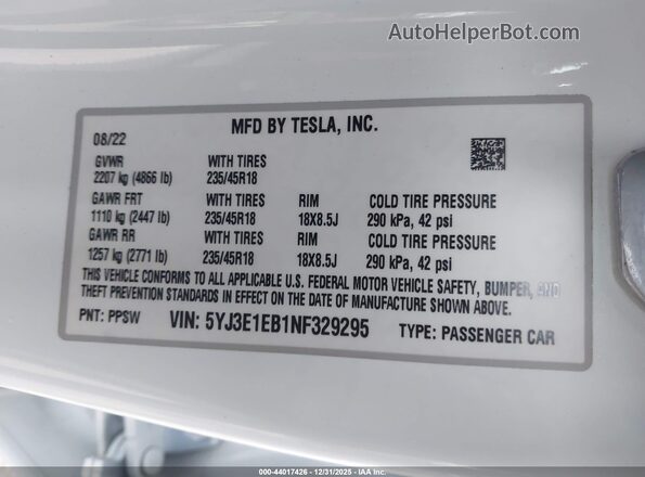 5YJ3E1EB1NF329295 2022 TESLA MODEL 3 White Widok komory silnika