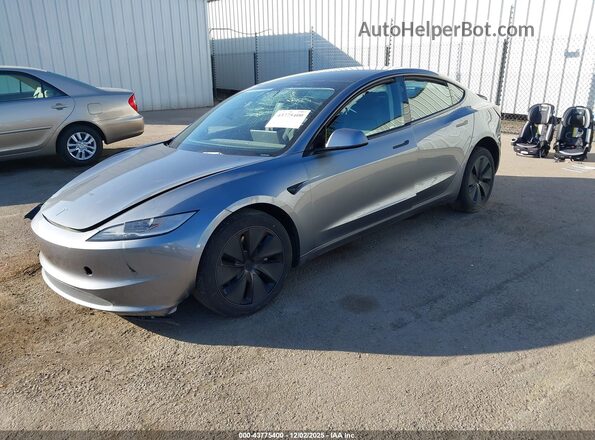 5YJ3E1EB1SF883691 2025 TESLA MODEL 3 Серый Передняя левая четверть