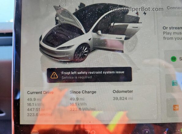 5YJ3E1EB5RF818112 2024 TESLA MODEL White ხელსაწყოთა პანელის ხედი