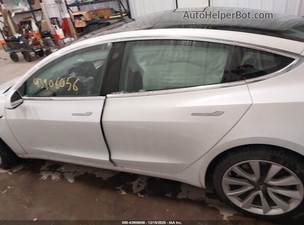 5YJ3E1EB6LF712291 2020 TESLA MODEL 3 White Rear interior view