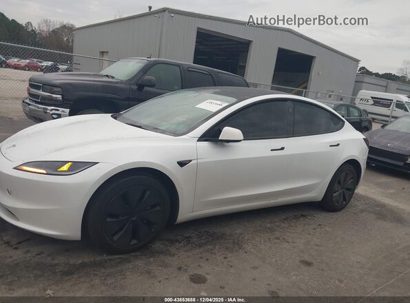 5YJ3E1EB6RF792183 2024 TESLA MODEL 3 White Vista interior trasera