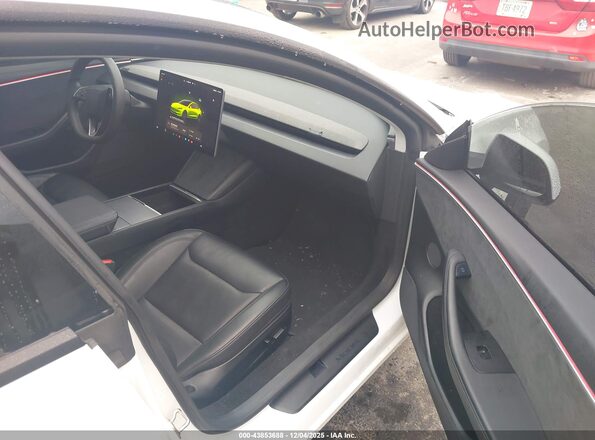 5YJ3E1EB6RF792183 2024 TESLA MODEL 3 White Vista interior delantera