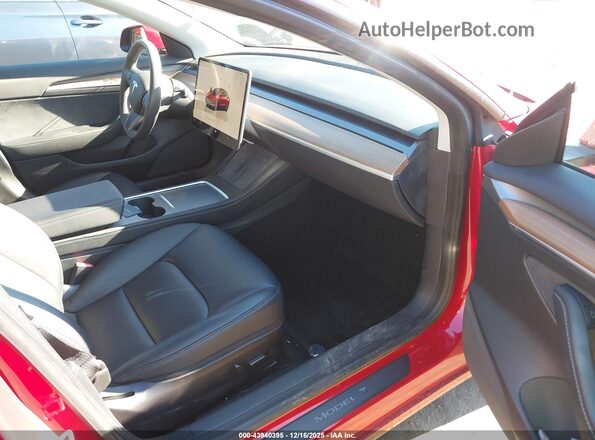 5YJ3E1EB9NF253020 2022 TESLA MODEL 3 Red Front interior view