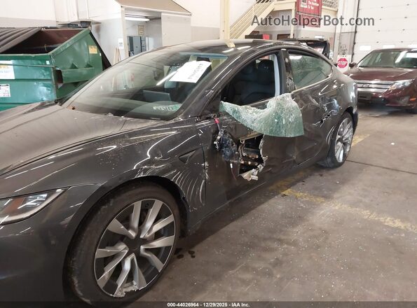 5YJ3E1EBXSF967346 2025 TESLA MODEL 3 Black Widok z przodu