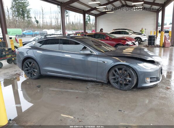 5YJSA1E25LF397488 2020 TESLA MODEL S Gray Vista interior trasera