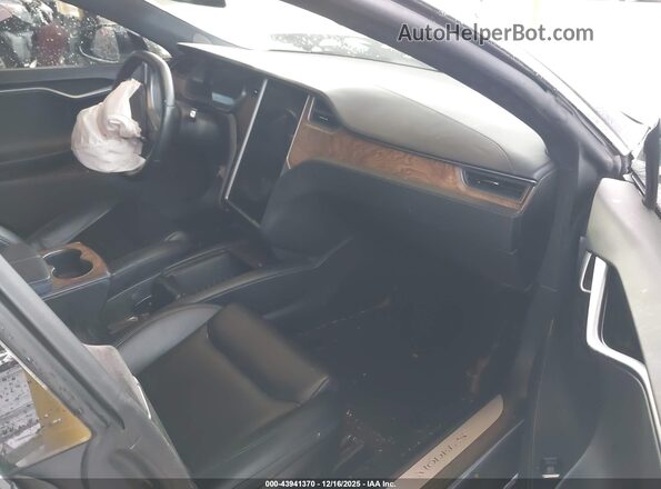5YJSA1E25LF397488 2020 TESLA MODEL S Gray Vista interior delantera