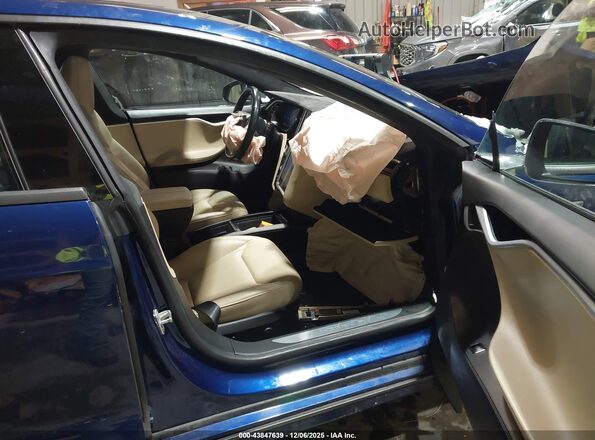 5YJSA1E29GF155339 2016 TESLA MODEL S Синий Вид салона спереди
