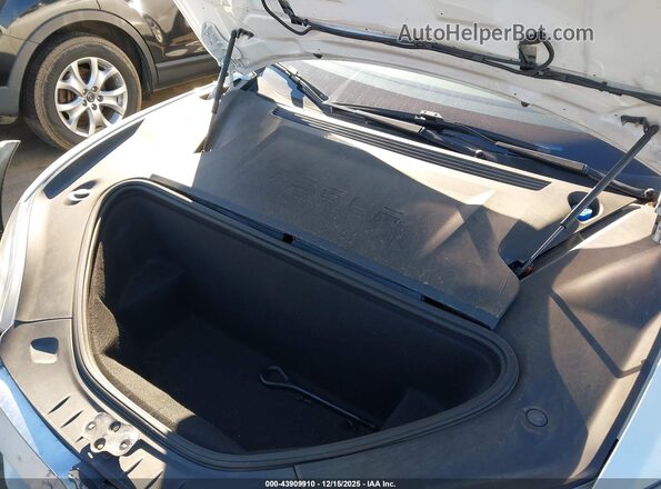 5YJSA1E29KF337311 2019 TESLA MODEL S White Вид ззаду