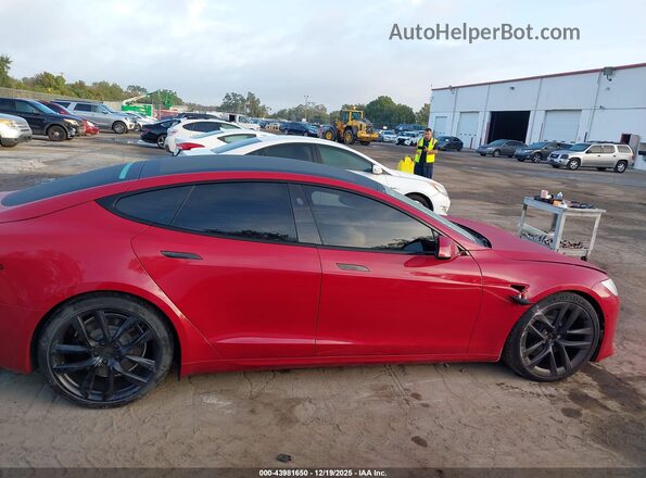 5YJSA1E55MF438892 2021 TESLA MODEL S Красный Вид задней части салона