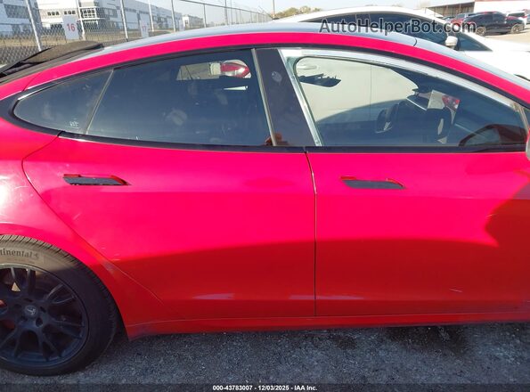 5YJSA1E56NF471787 2022 TESLA MODEL S Red Vista interior trasera