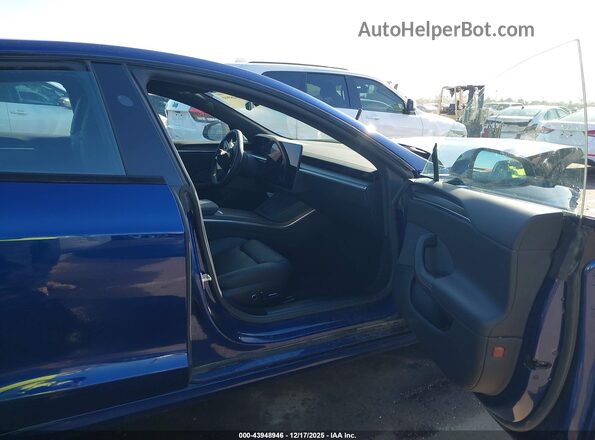 5YJSA1E5XRF536503 2024 TESLA MODEL S Blue Front interior view