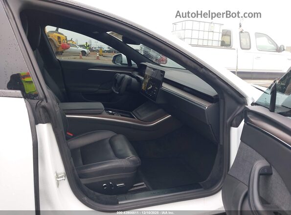 5YJSA1E63MF431884 2021 TESLA MODEL S White Vista interior delantera