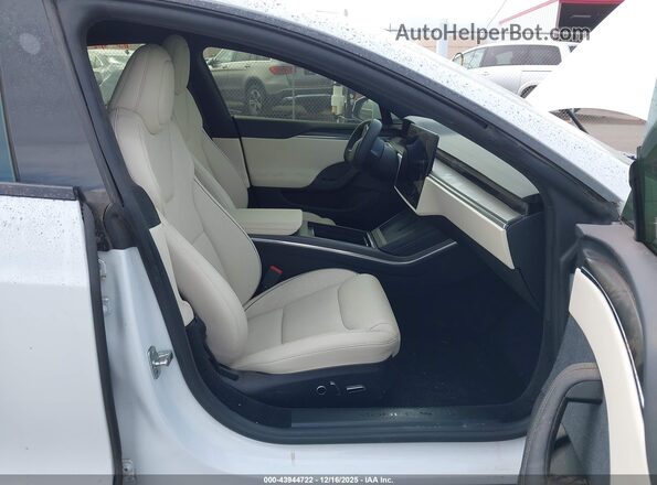 5YJSA1E65NF461065 2022 TESLA MODEL S White Front interior view