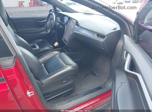 5YJXCAE24JF112910 2018 TESLA MODEL X Red Front interior view