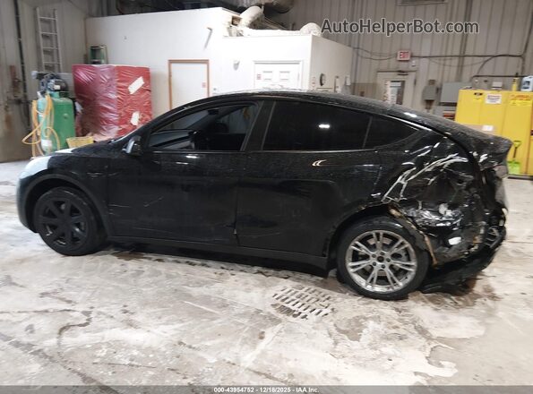 5YJYGDEE0MF268080 2021 TESLA MODEL Y Black Rear interior view