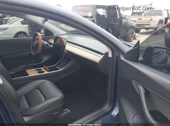 5YJYGDEE1LF015607 2020 TESLA MODEL Y Blue Vista interior delantera