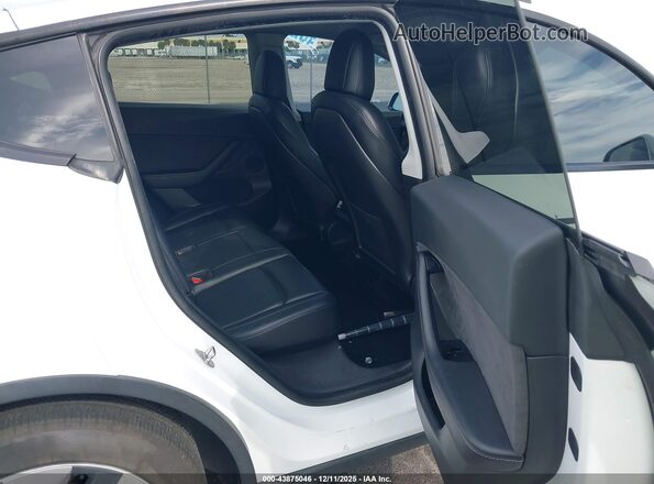 5YJYGDEE1MF077526 2021 TESLA MODEL Y White 