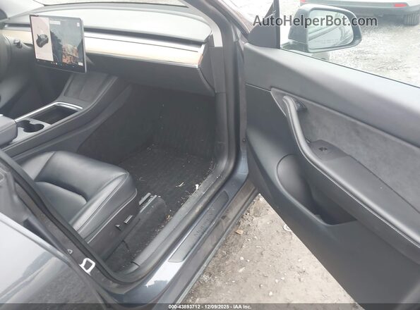 5YJYGDEE3MF255078 2021 TESLA MODEL Y Black Front interior view