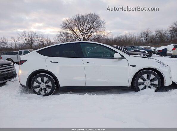 5YJYGDEE9LF044109 2020 TESLA MODEL Y Белый Панорамный вид салона 360°