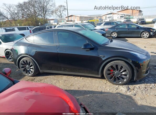 5YJYGDEF2MF201974 2021 TESLA MODEL Y Black 