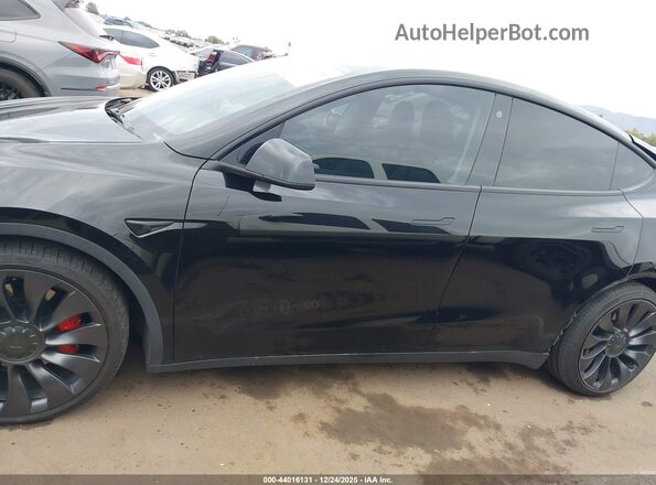5YJYGDEF5MF266608 2021 TESLA MODEL Y Black 