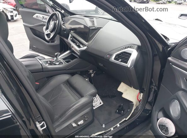 5YM23CS00R9U25670 2024 BMW XM Black Front interior view