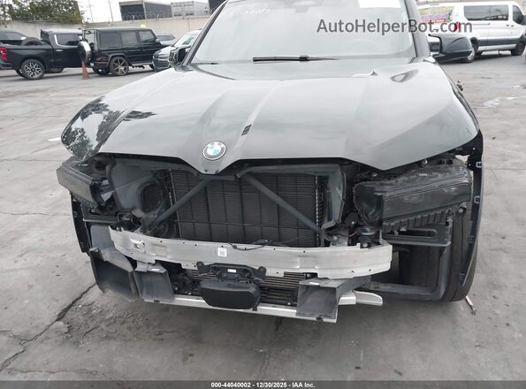 5YM23CS00R9U25670 2024 BMW XM Black Rear interior view