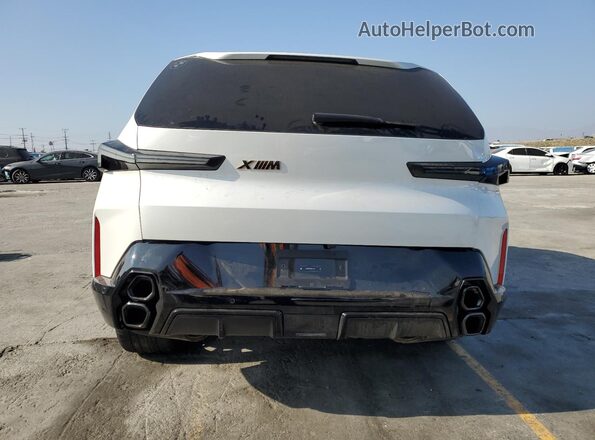 5YM23CS08R9X19558 2024 BMW XM White Հետևի տեսք