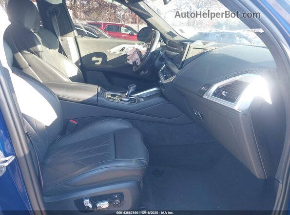 5YM23CS0XR9U72530 2024 BMW 7 SERIES Blue Widok wnętrza z przodu