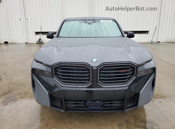 5YM33CS04R9W91052 2024 BMW XM Gray Вид спереду