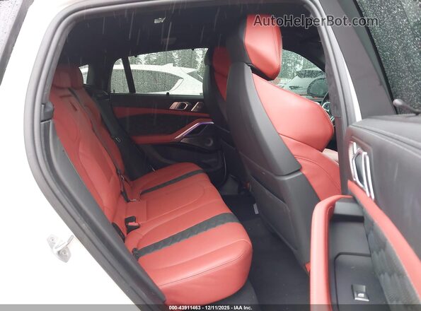 5YMCY0C0XM9E11547 2021 BMW X6 M White VIN կոդի պիտակի տեսք
