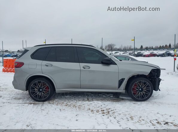 5YMJU0C01N9J33106 2022 BMW X5 Gray Вид задньої частини салону