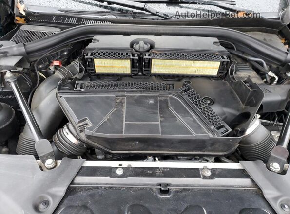 5YMUJ0C02LLA99864 2020 BMW X4 Black Vista del compartimento del motor