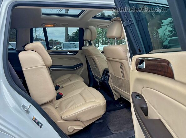 4JGDF7DE7JB046604 2018 MERCEDES-BENZ GLS White წინა სალონის ხედი