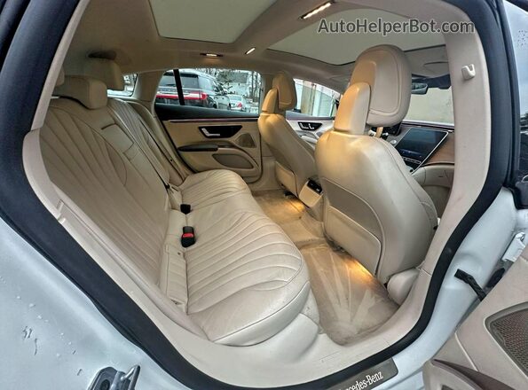 W1KCG2DB5NA014130 2022 MERCEDES-BENZ EQS Белый Вид салона спереди