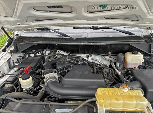 1N6BF0KM3LN801386 2020 NISSAN NV Белый Вид панели приборов