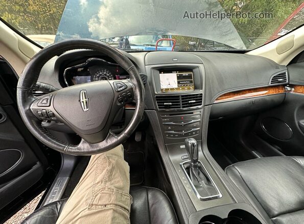 2LMHJ5AT1GBL01391 2016 LINCOLN MKT Black 