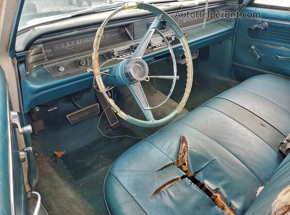663S30028 1963 PONTIAC STARCHIEF White 