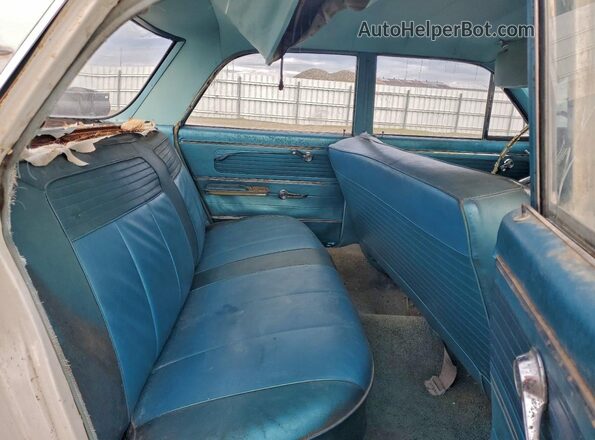 663S30028 1963 PONTIAC STARCHIEF White 