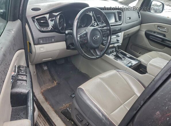 KNDMC5C16J6399280 2018 KIA SEDONA Silver 