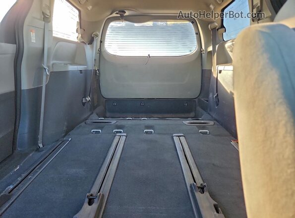 5TDZZ3DC7LS038037 2020 TOYOTA SIENNA White Widok wnętrza z tyłu