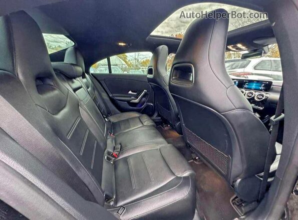 W1K5J4GB1LN091262 2020 MERCEDES-BENZ CLA-CLASS Черный Вид салона спереди