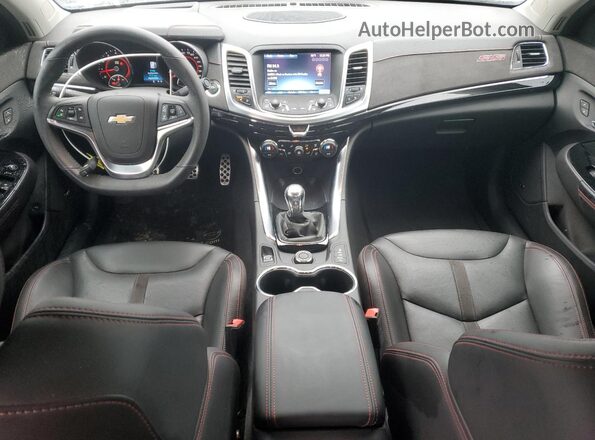6G3F25RW3HL304039 2017 CHEVROLET SS Серебряный Вид панели приборов