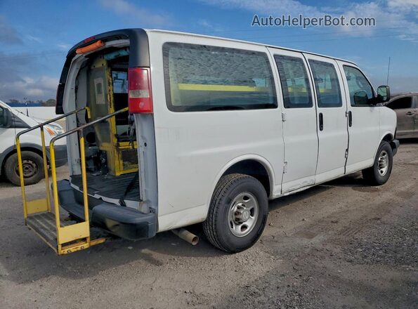 1GCWGAHG8J1182961 2018 CHEVROLET EXPRESS Белый 