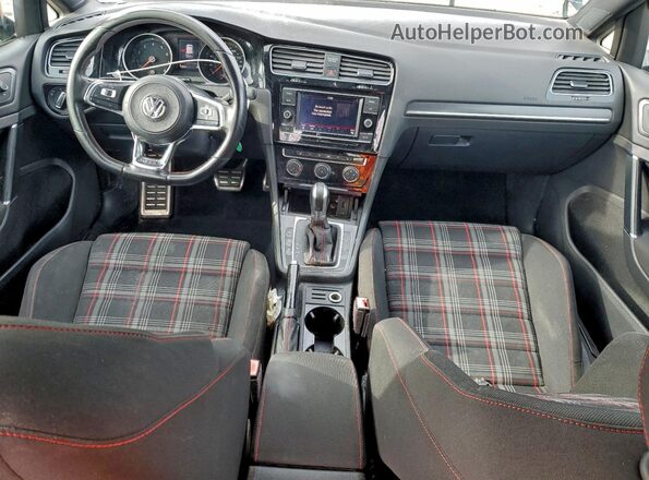 3VW447AU2JM261593 2018 VOLKSWAGEN GTI Green 