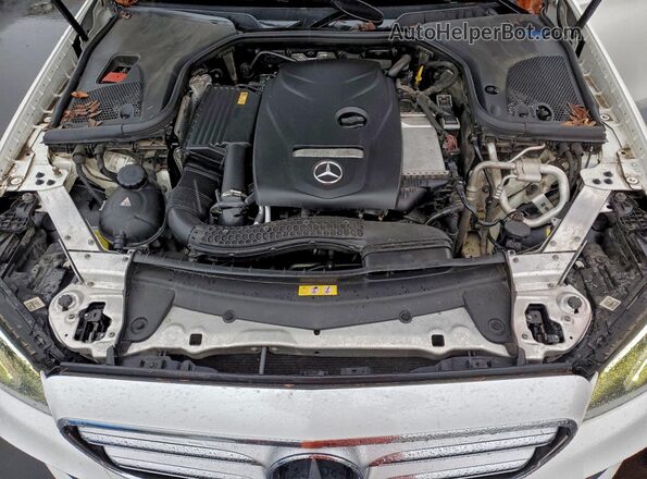 WDDZF4KB5HA130797 2017 MERCEDES-BENZ E White Vista del compartimento del motor