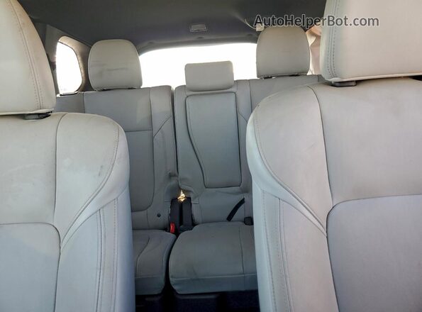 JA4J2VA70NZ050501 2022 MITSUBISHI OUTLANDER Серебряный Вид задней части салона
